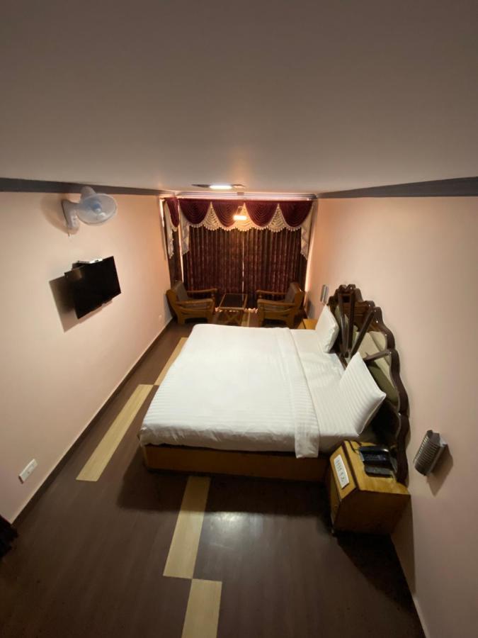 Hotel Venus Ооти Екстериор снимка