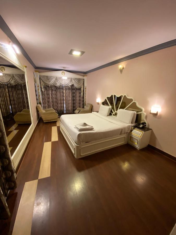 Hotel Venus Ооти Екстериор снимка
