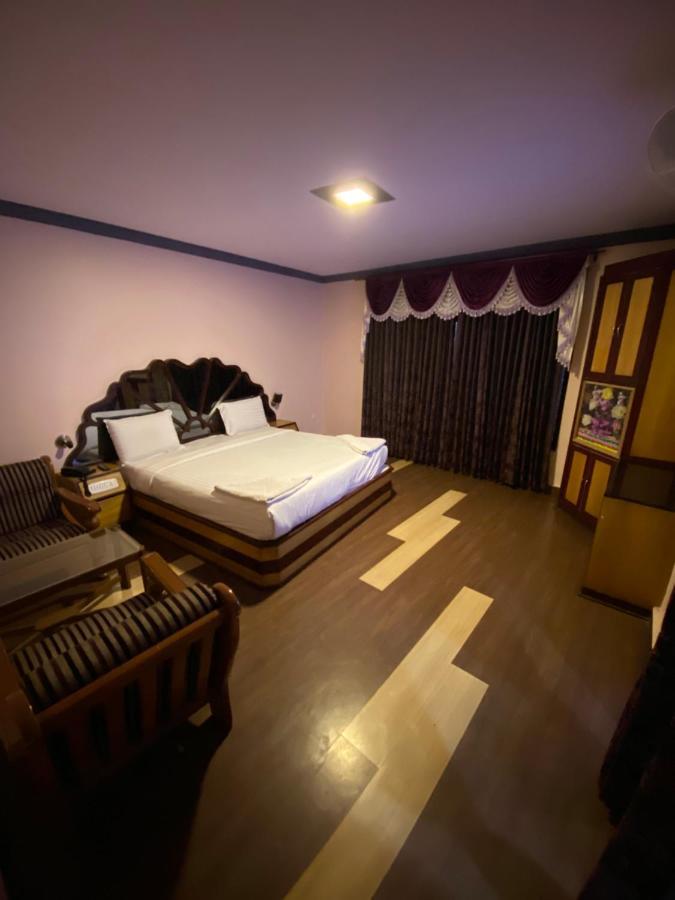 Hotel Venus Ооти Екстериор снимка